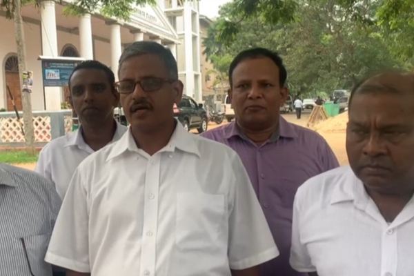 வடக்கு ஆசிரிய இடமாற்றத்தை தடை செய்யக்கோரிய வழக்கு ஒத்திவைப்பு | Case Seeking To Ban Transfer Of Northern Teachers