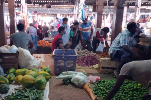 யாழ் திருநெல்வேலி சந்தை போதை ஆசாமியால் அல்லோலகல்லோலம்; ஆடைகளை களைந்து அநாகரிகம்! | Drug Addict Nude Clothes Jaffna Tirunelveli Market