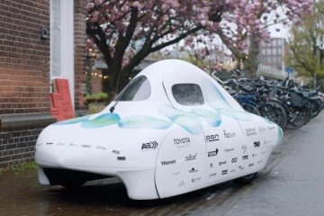 ලොව ඉහළම කාර්යක්ෂමතාවෙන් යුතු හයිඩ්‍රජන් මෝටර් රථය මෙන්න. (PHOTOS)