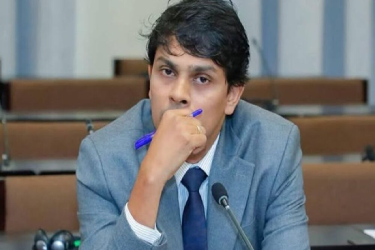 எரிபொருள் ஒதுக்கீடு: கொழும்பு செல்ல இடையில் தூங்கப்போகும் அர்ச்சுனா எம்.பி | Arjuna Mp Colombo For Fuel Allocation