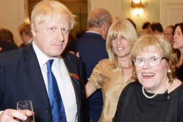 பிரித்தானிய பிரதமரின் தாயார் காலமானார்!