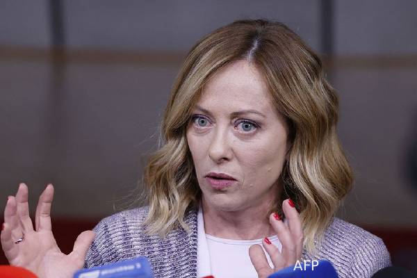 உங்கள் வேலையைப் பாருங்கள்... இத்தாலி பிரதமர் மீது மேக்ரான் கடும் விமர்சனம் | Macron Calls Out Meloni On France Activist Remark