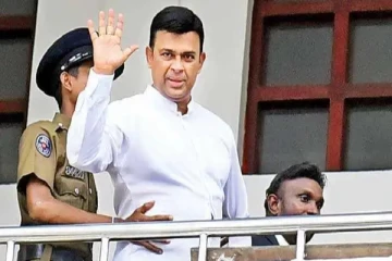 வெலிகடை சிறையில் இணைய வசதியை பயன்படுத்தி ரஞ்சன் செய்யும் வேலை