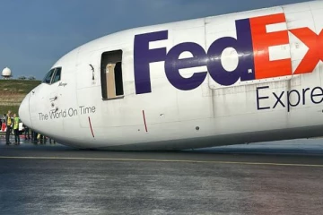 திடீரென ஏற்பட்ட அசம்பாவிதம்... அவசர அவசரமாக தரையிறக்கப்பட்ட விமானம்!