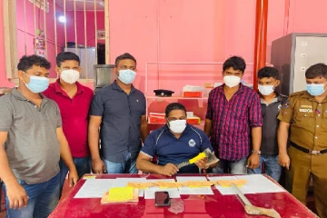 யாழில் நள்ளிரவு நேரம் கைக்கோடரிகளுடன் வீடு புகுந்து 21 பவுணை அள்ளிச் சென்றவர்கள் சிக்கினர்