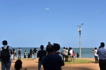 புதிய ஏர் பஸ்ஸை காண காலி முகத்திடலில் கூடிய மக்கள்!