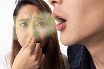 வாய் துர்நாற்றம் தர்மசங்கடத்தை ஏற்படுத்துதா? இதனை தடுக்க இதோ அசத்தலான டிப்ஸ்!