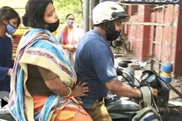 என் கண்முன்னாடி பொண்டாட்டி செத்துருவாங்களே! படுக்கை கிடைக்காமல் கதறி அழும் கணவன்! கொரோனாவின் கோரம்