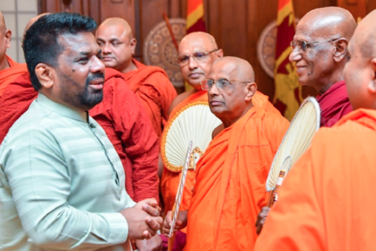 காவி உடையிடம் சரணடையும் அநுர அரசு - விரைவில் புதிய சட்டம் - தொடரும் பிக்குகளின் அழுத்தம் | Footmarch Calling For Gnanasara Thero S Release