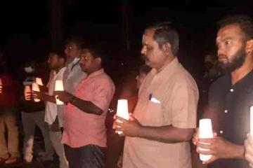 மின்சாரத் தடைக்கு எதிர்ப்பு தெரிவித்து இடம்பெற்ற போராட்டம்