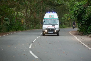 அம்புலன்ஸ் வண்டியில் நாடாளுமன்றம் செல்லும் கிழக்கு எம்பி!