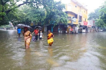 அதிமுக ஆட்சியே பரவாயில்ல..வடியாத வெள்ளத்தால் குமுறும் மக்கள்