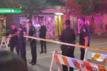 கனடாவில் பட்டாக்கத்தியால் தாக்குதல் நடத்திய நபர்: பொலிசார் அதிரடி