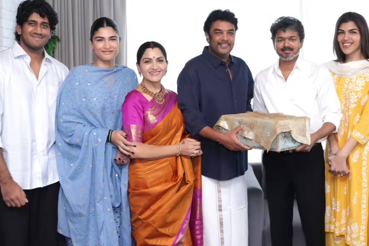 மகளுக்கு திருமணம்... முதலமைச்சர் விஜயை குடும்பத்துடன் சென்று அழைத்த குஷ்பு - படு வைரலாகும் புகைப்படங்கள் | Kushboo Family Meet Cm Vijay To Invite Wedding