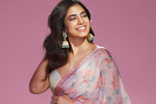 தகுதியே இல்லாமல் வாய்ப்பில்லாமல் விரட்டப்பட்ட நடிகை.. இந்த பிக்பாஸ் நடிகையுமா.. | Actresses Who Were Left Out As Not Having Heroine