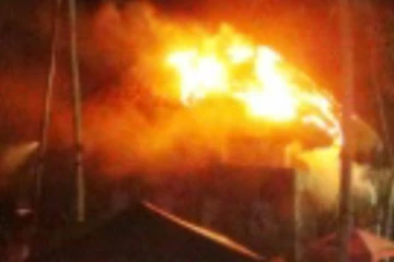 හෝටලයක හදිසියේම ගින්නක්..