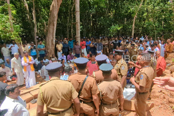 தமிழ் மக்கள் மீது மிலேச்சத்தனமான தாக்குதல்! குருந்தூர்மலையில் நடந்தேறிய குரூரம் | Kurunthur Malai Issue Special Pooja Court Order தமிழ் மக்கள் மீது மிலேச்சத்தனமான தாக்குதல்! குருந்தூர்மலையில் நடந்தேறிய குரூரம் | Kurunthur Malai Issue Special Pooja Court Order