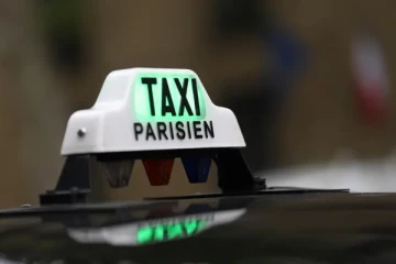 பிரான்சில் வெளிநாட்டவர்களைக் குறிவைத்து விநோத மோசடி: உஷார் குடும்பத்திடம் சிக்கினார் டெக்சி சாரதி