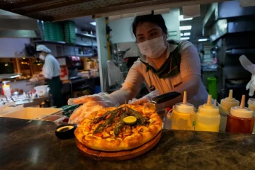 விரைவில் விற்பனைக்கு வரவுள்ள கஞ்சா பீட்சா!