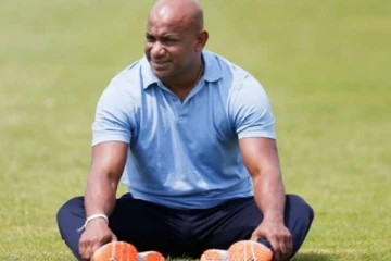 இலங்கையை விட்டு வெளியேறும் பிரபலம்?