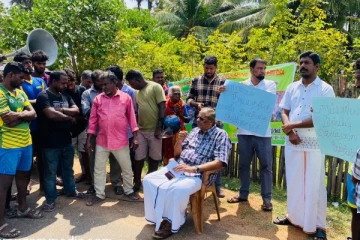 அழிவடையும் உள்ளூர் வளங்கள்! புங்குடுதீவில் கவனயீர்ப்பு போராட்டம்