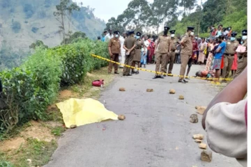 ප්‍රේමයට පිටුපැ තරුණියට පිහියෙන් ඇන මරා දමයි...