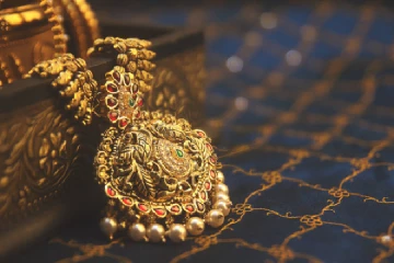 வரலாறு காணாத புதிய உச்சம் தொட்ட தங்கம் விலை - எவ்வளவு தெரியுமா?