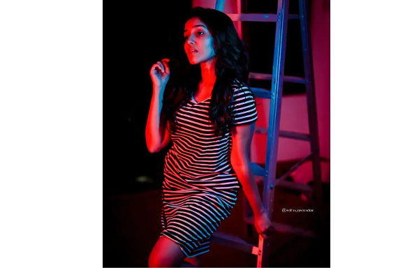 16 வயசு தான்…  முட்டிக்கு மேல் உடையில் அனிகா கொடுத்த போஸ்! | Ajith Starring Viswasam Child Artist Anikha