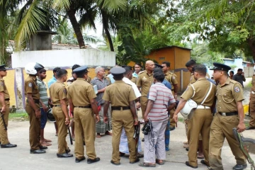 அம்பாறையில் இரு பெண்களின் சடலங்கள் மீட்பு - பல கோணங்களில் பொலிஸார் விசாரணை