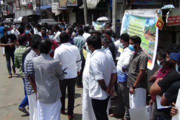 தலவாக்கலையில் வர்த்தக நிலையங்களை அடைத்து கவனயீர்ப்பு ஆர்ப்பாட்டம்