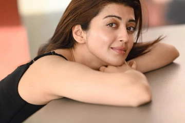 நடிகை பிரணிதா ஹாட் போட்டோஷூட்