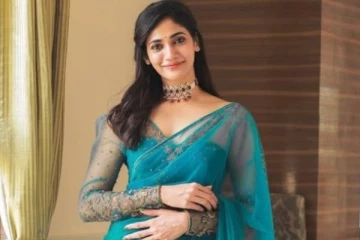 பிக்பாஸ் புகழ் இலங்கை பிரபலம் நடிகை லாஸ்லியா புடவையில் அசத்திய போட்டோஸ்