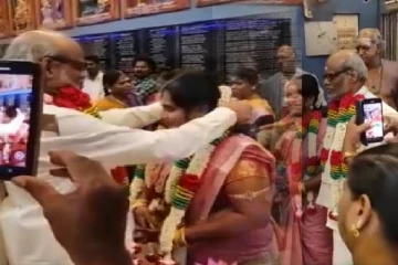 61 வயதில்  28 வயது பெண்ணை மணம் முடித்த முதியவர்; வைரலாகும்   காணொளி!