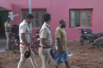 இந்தியாவில் கைதான மட்டக்களப்பு இளைஞர்(Photos)