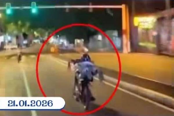 பொலிஸாரின் திடீர் சுற்றிவளைப்பு ; 10 மோட்டார் சைக்கிள்களுடன் இளைஞர்கள் கைது | Sudden Raid Youths Arrested With 10 Motorcycles