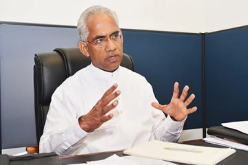 பின்வாசல் வழியாக பெரும்பான்மை பலப்படுத்தும் அரசாங்கம் - எதிர்க்கட்சி பகிரங்க குற்றச்சாட்டு