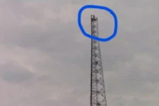 மனைவியை அழைத்து வாருங்கள் - கணவனின் விபரீத போராட்டம்