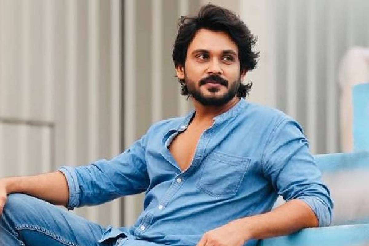 சொகுசு கார் வாங்கியுள்ள மூன்று முடிச்சு சீரியல் நடிகர் நியாஸ்... குவியும் வாழ்த்துக்கள்! | Moondru Mudichu Serial Actor Niyaz New Car Video