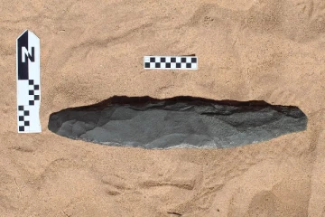 சவூதி அரேபியாவில் கிடைத்த 2 லட்சம் ஆண்டுகள் பழமையான கை கோடாரி