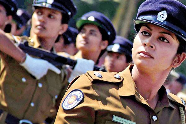 பெண்களிடம் சேட்டைவிட்ட பொலிஸ் அதிகாரியின் பதவி பறிப்பு! | Deprivation Of The Post Of Police Officer