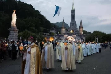 நீண்ட நாட்களின்  பின்னர் பிரான்ஸ் லூட்ஸ் மேரி ஆலயத்தில் திரண்ட  9 ஆயிரம் யாத்திரிகர்கள்