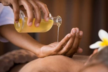 கொழும்பு மசாஜ் நிலையத்தில் சிக்கிய முல்லைத்தீவு குடும்பப் பெண்; கணவன் நையப்புடைப்பு!