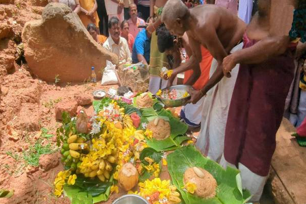 பலத்த பாதுகாப்புக்கு மத்தியில் இடம்பெற்ற குருந்தூர்மலை விசேட பொங்கல் வழிபாடு! | Kurundurmalai Special Pongal Festival Security