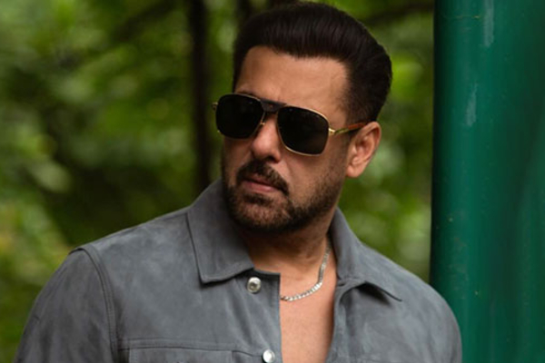 பாலிவுட் முரட்டு சிங்கிள் சல்மான் கானின் 60வது பிறந்தநாள்.. அவருடைய மொத்த சொத்து மதிப்பு | Salman Khan 60Th Birthday And Net Worth