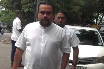 වරෙන්තු නිකුත් වූ විමල් වීරවංශ මහේස්ත්‍රාත් අධිකරණයට පැමිණෙයි