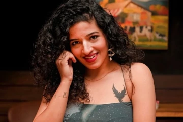 பிக்பாஸ் கெமியா இது? பாவாடை தாவணியில் வெளியிட்ட அசத்தல் புகைப்படம்