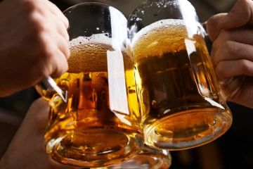 சிலமணி நேரம் திறந்த மதுக்கடை; பெண்கள் உட்பட 52 பேர் மருத்துவமனையில்!