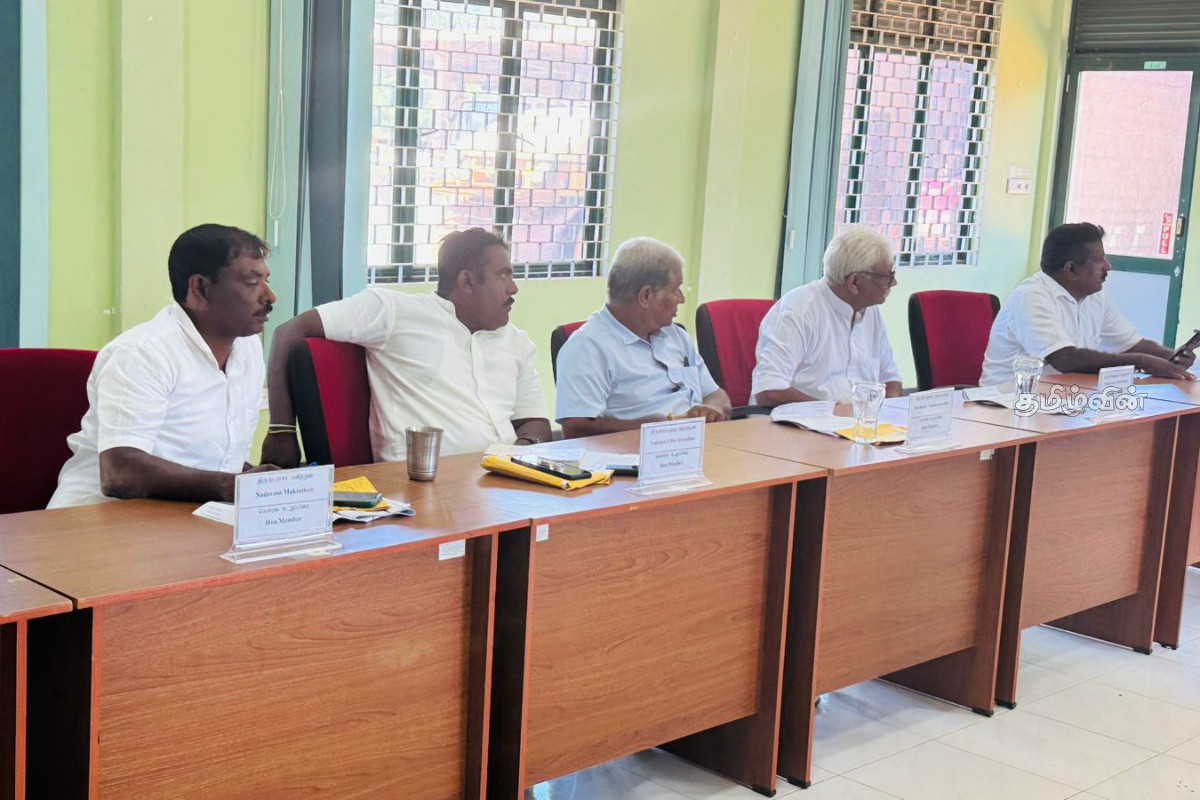 மாந்தை கிழக்கு பிரதேச சபையில் பதற்றம் - தவிசாளர் மீதான நம்பிக்கையில்லா பிரேரணை | Eastern Pradeshiya Sabha Motion Against Speaker