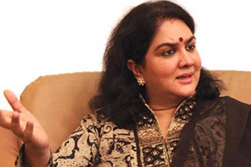 முதல் கணவரால் பிரச்சனை; 40 வயதில் 2வது திருமணம் -அந்த பழக்கத்திற்கு அடிமையான ஊர்வசி!