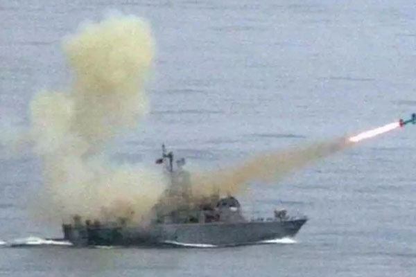 உக்ரைன் ராணுவ படகை சுட்டு வீழ்த்திய ரஸ்ய படை | Russian Forces Shot Down A Military Boat Ukrain